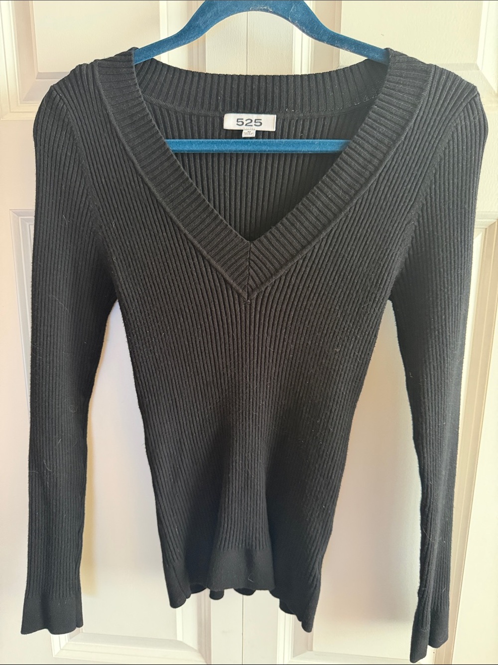 525 America Black Ribbed V-Neck Slim Knit Sweater